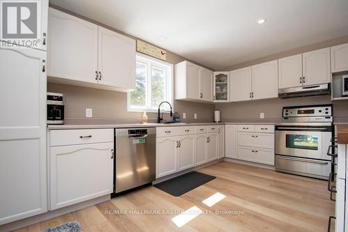 1079 Rock Road, Douro-Dummer, ON - Indoor Photo Showing Kitchen