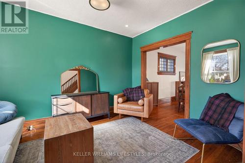 882.5 William Street, London East (East B), ON - Indoor