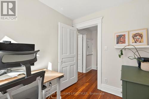882.5 William Street, London East (East B), ON - Indoor