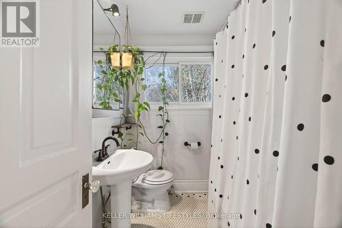 882.5 William Street, London East (East B), ON - Indoor Photo Showing Bathroom