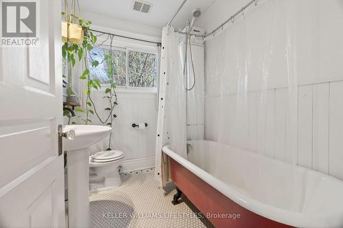 882.5 William Street, London East (East B), ON - Indoor Photo Showing Bathroom