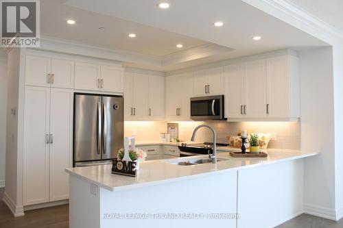 505 - 480 Callaway Road, London North (North R), ON - Indoor Photo Showing Kitchen With Double Sink With Upgraded Kitchen