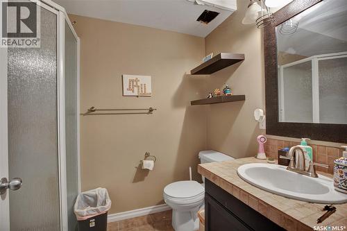 319 Crystal Way, Warman, SK - Indoor Photo Showing Bathroom