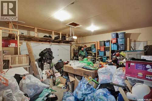 319 Crystal Way, Warman, SK - Indoor Photo Showing Garage