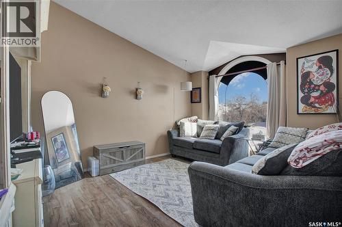 319 Crystal Way, Warman, SK - Indoor Photo Showing Living Room