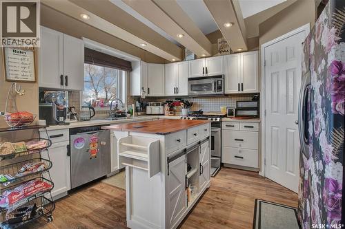 319 Crystal Way, Warman, SK - Indoor Photo Showing Kitchen