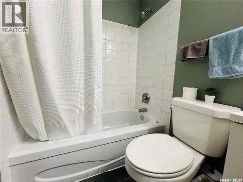 308 1140 9Th Avenue Ne, Swift Current, SK - Indoor Photo Showing Bathroom