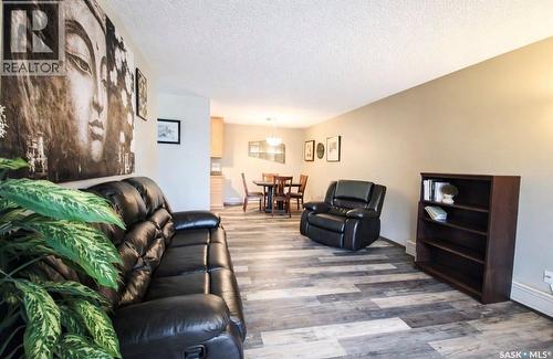 308 1140 9Th Avenue Ne, Swift Current, SK - Indoor Photo Showing Living Room