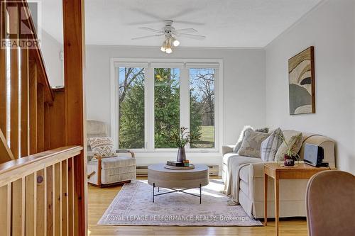 1141 North River Road, Ottawa, ON - Indoor Photo Showing Living Room