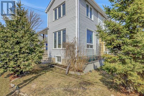 1141 North River Road, Ottawa, ON - Outdoor
