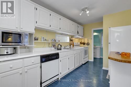 1141 North River Road, Ottawa, ON - Indoor Photo Showing Kitchen