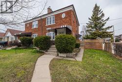242 O'CONNOR DRIVE Toronto, ON M4J 2T4