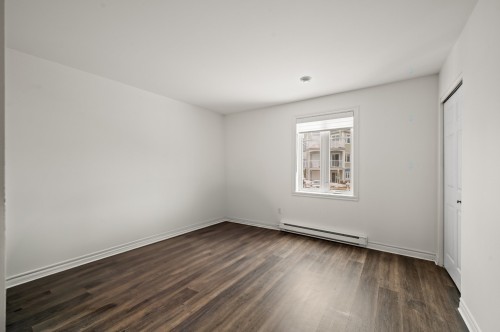 Chambre à coucher - 202-351 Rue Du Clos-Toumalin, Prévost, QC - Indoor Photo Showing Other Room