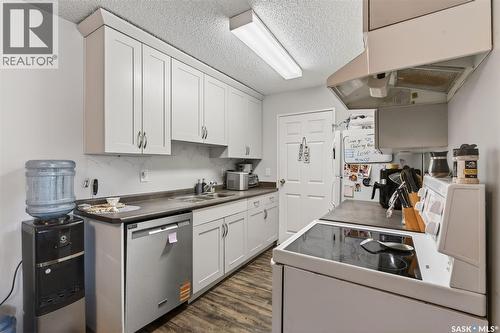105H 1121 Mckercher Drive, Saskatoon, SK - Indoor Photo Showing Kitchen With Double Sink