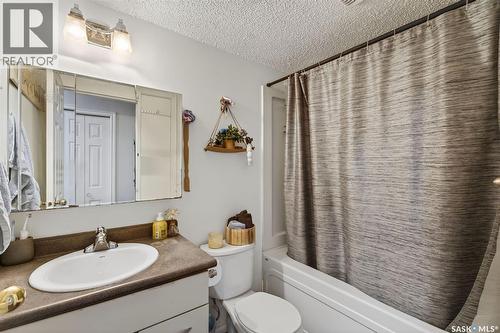 105H 1121 Mckercher Drive, Saskatoon, SK - Indoor Photo Showing Bathroom