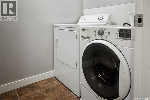 265 Magee Crescent, Regina, SK - Indoor Photo Showing Laundry Room