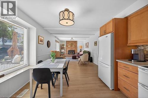 621 Tomahawk Crescent, Ancaster, ON - Indoor Photo Showing Kitchen