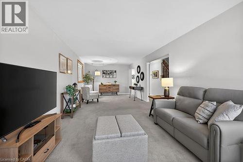 621 Tomahawk Crescent, Ancaster, ON - Indoor Photo Showing Living Room