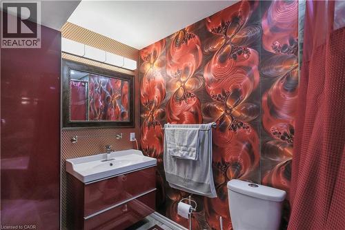 Full bathroom with vanity and toilet - 254 Rymal Road W, Hamilton, ON - Indoor Photo Showing Bathroom