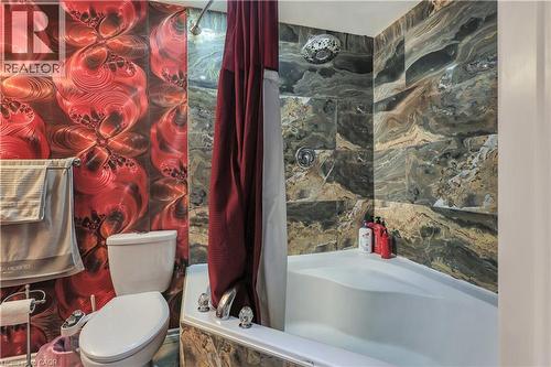 Full bathroom with toilet and shower / tub combo - 254 Rymal Road W, Hamilton, ON - Indoor Photo Showing Bathroom