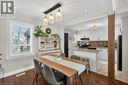 86 Barons Avenue N, Hamilton, ON - Indoor Photo Showing Dining Room