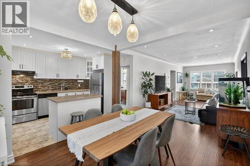 86 Barons Avenue N, Hamilton, ON - Indoor Photo Showing Dining Room