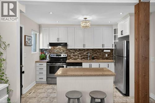 86 Barons Avenue N, Hamilton, ON - Indoor Photo Showing Kitchen With Upgraded Kitchen