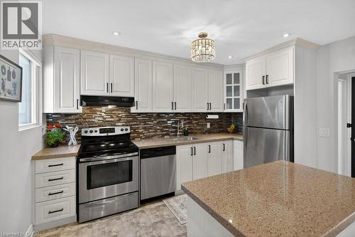 86 Barons Avenue N, Hamilton, ON - Indoor Photo Showing Kitchen