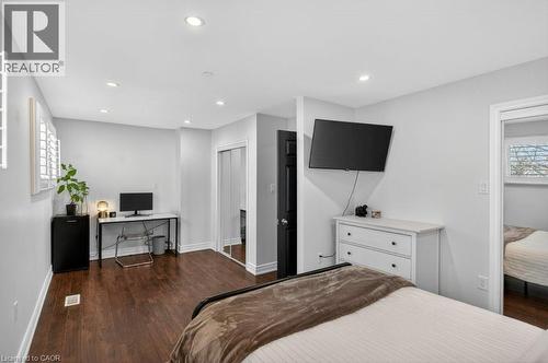 86 Barons Avenue N, Hamilton, ON - Indoor Photo Showing Bedroom
