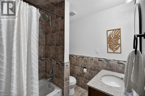 86 Barons Avenue N, Hamilton, ON - Indoor Photo Showing Bathroom