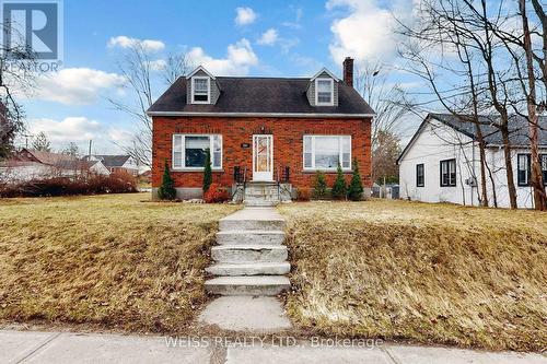 261 WOLSELY STREET  Peterborough, ON K9H 4Z8