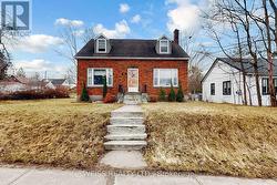 261 WOLSELY STREET Peterborough, ON K9H 4Z8