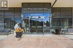 602 - 35 FONTENAY COURT Toronto, ON M9A 0C4