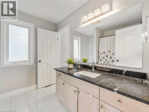 1260 Old Zeller Drive, Kitchener, ON - Indoor Photo Showing Bathroom