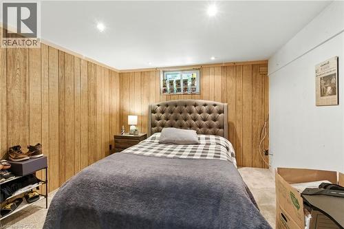 2224 Ghent Avenue, Burlington, ON - Indoor Photo Showing Bedroom
