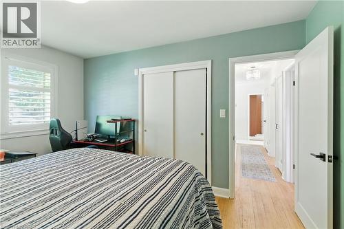 2224 Ghent Avenue, Burlington, ON - Indoor Photo Showing Bedroom