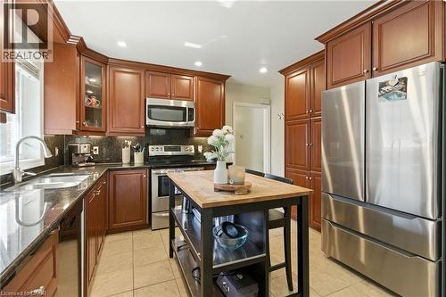 2224 Ghent Avenue, Burlington, ON - Indoor Photo Showing Kitchen With Double Sink With Upgraded Kitchen