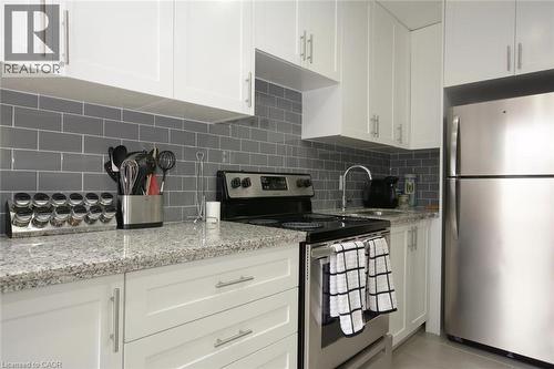 166 Fairfield Avenue, Hamilton, ON - Indoor Photo Showing Kitchen With Upgraded Kitchen