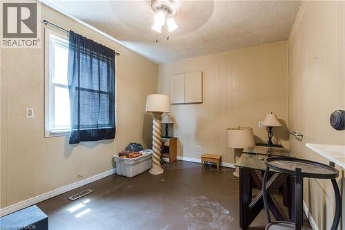 810 Tate Avenue, Hamilton, ON - Indoor Photo Showing Other Room