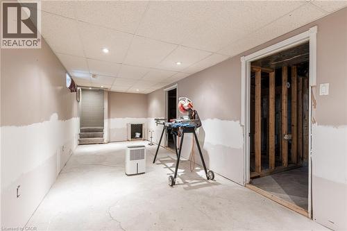 810 Tate Avenue, Hamilton, ON - Indoor