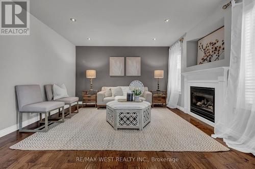 1136 Middlebury Avenue, Oshawa, ON - Indoor Photo Showing Living Room With Fireplace