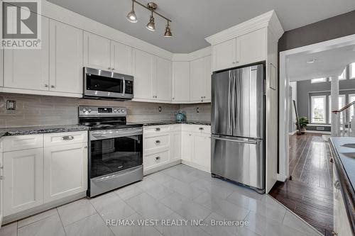 1136 Middlebury Avenue, Oshawa, ON - Indoor Photo Showing Kitchen