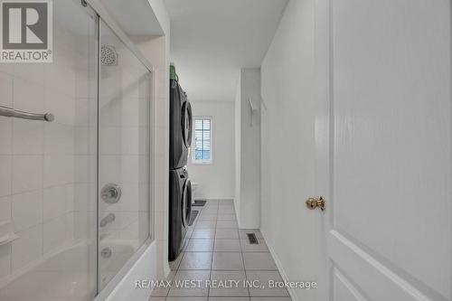 1136 Middlebury Avenue, Oshawa, ON - Indoor Photo Showing Bathroom