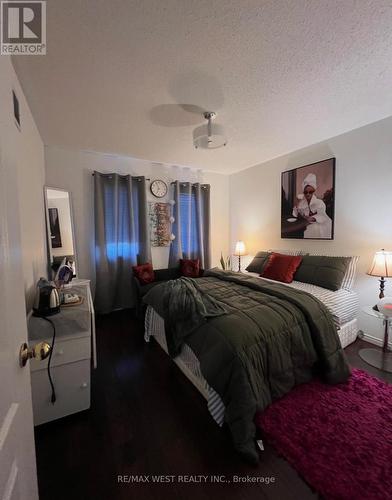 1136 Middlebury Avenue, Oshawa, ON - Indoor Photo Showing Bedroom