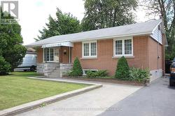 1026 BRIDGE ROAD Oakville, ON L6L 2B5