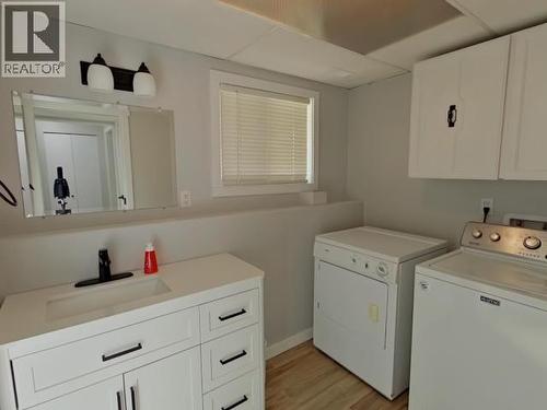 3845 Quadra Ave, Powell River, BC - Indoor Photo Showing Laundry Room