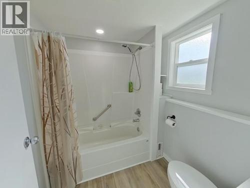 3845 Quadra Ave, Powell River, BC - Indoor Photo Showing Bathroom