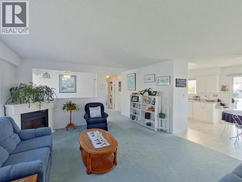 3845 Quadra Ave, Powell River, BC - Indoor Photo Showing Living Room