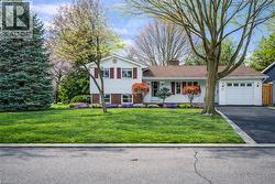 15 HARVEST Lane Brantford, ON N3R 5R3