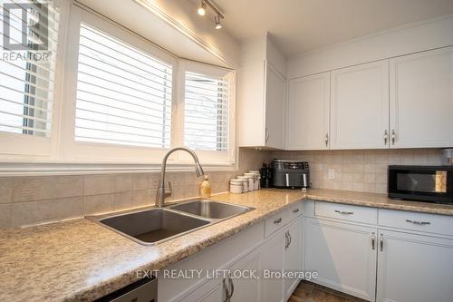 871 Westdale Avenue, Peterborough (Northcrest Ward 5), ON - Indoor Photo Showing Kitchen With Double Sink